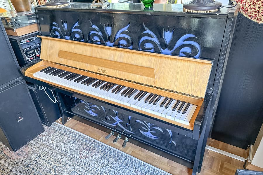 Piano Petrof